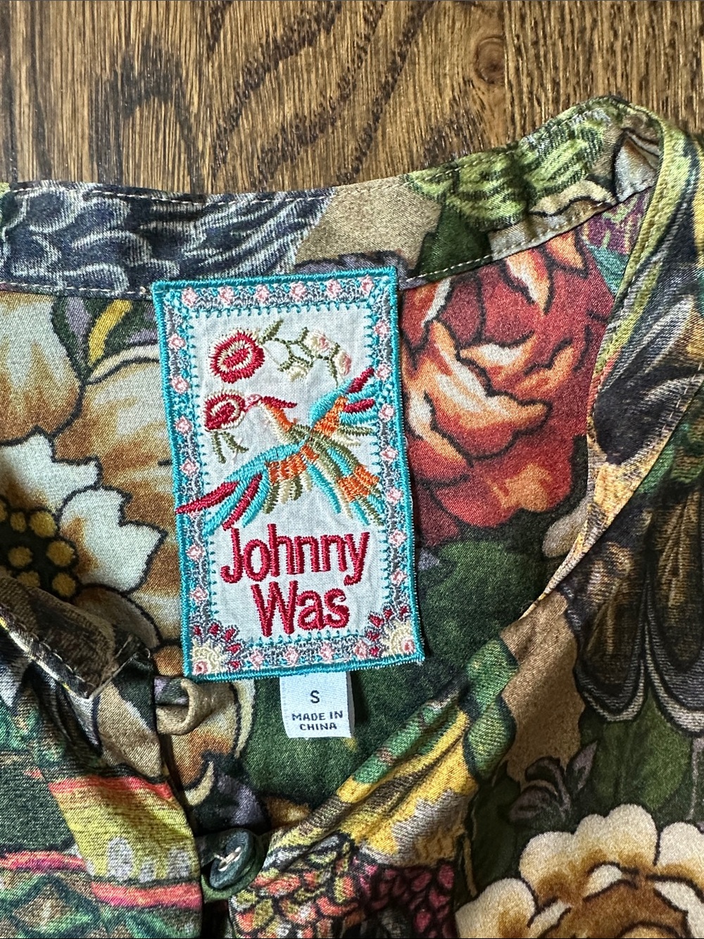 Johnny Was Parrot Cosima 100%silk peasant blouse in pristine condition! - Picture 2 of 10